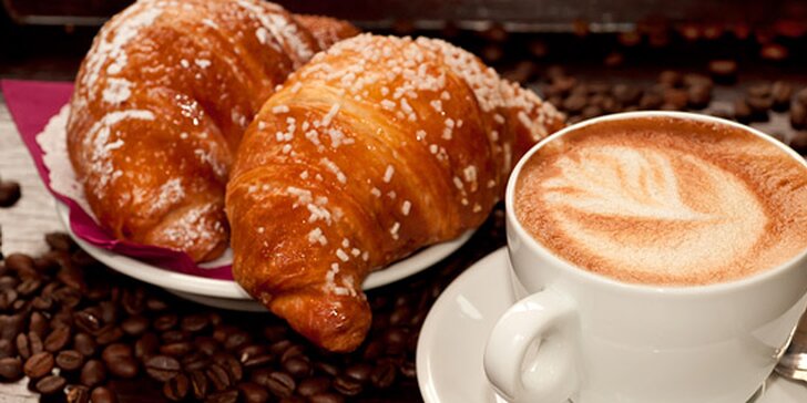 0,79 eur za presso a mini croissant. Načerpajte novú energiu nad delikátnou kávičkou a nadýchaným croissantom so zľavou 50 % !
