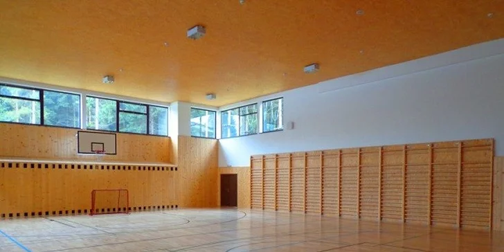 Wellness pobyt v Hoteli ALTIS**** Oravská priehrada s platnosťou aj počas jarných prázdnin, deti do 12 rokov ZDARMA! Celodenný vstup do Aquaparku Meander park Oravice a skipasy v cene!