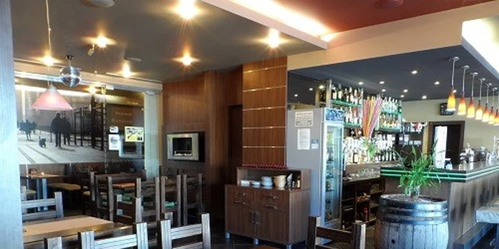 Pizza alebo pivo pri zábave na laserovej strelnici