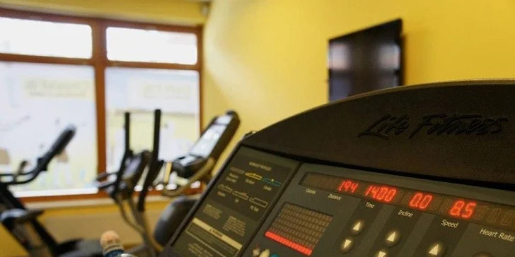 Efektívne cvičenie s vlastnou váhou a s trénerom