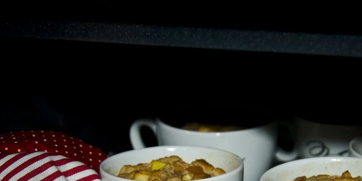 Lahodný Kurt Breadpudding alebo chrumkavé Kurt wafle s jogurtom a topingom