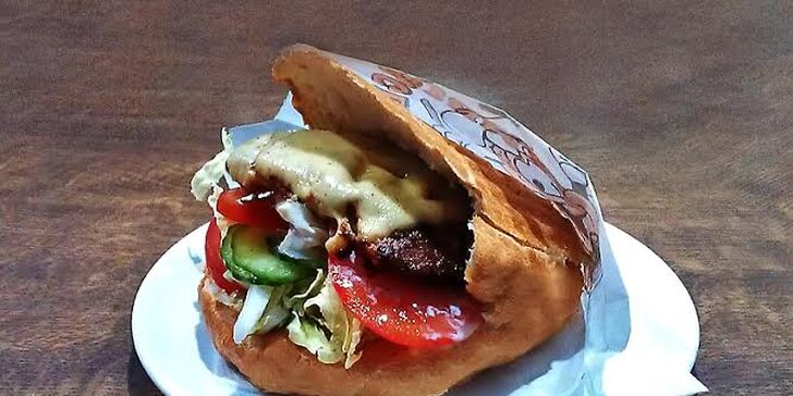 Skvelý Maxim burger špeciál v centre mesta