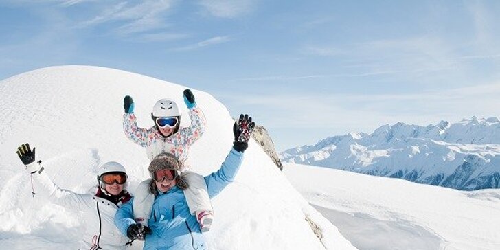 Bezpečne na lyžiach s cestovným poistením platným po celý rok