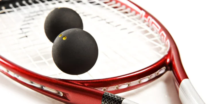 3,40 eur za 60 minút SQUASHU alebo 15 eur za 3 tréningy s profesionálnym trénerom. Podľahnite čaru tohto elegantného športu.