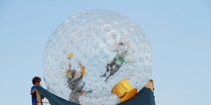 4,99 eur za ZORBING pre 1 až 2 osoby. Napumpujte sa poriadnou dávkou adrenalínu a zažite kotúľanie vo veľkom štýle v Action Parku!