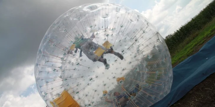 4,99 eur za ZORBING pre 1 až 2 osoby. Napumpujte sa poriadnou dávkou adrenalínu a zažite kotúľanie vo veľkom štýle v Action Parku!