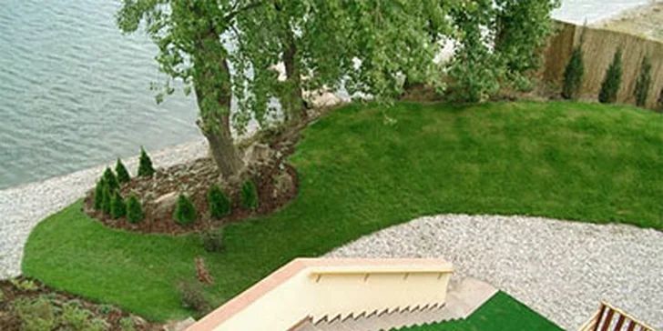100 eur za 3-dňový pobyt v Hoteli Senec RELAX***. Ubytovanie na brehu Slnečných jazier, wellness priamo v hoteli, vstup do Aquaparku Senec a mnoho iného, so zľavou 52 %!