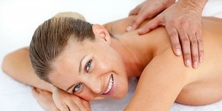 30 minút uvoľňujúcej kokosovej masáže a 20 minút Hot Stone masáže