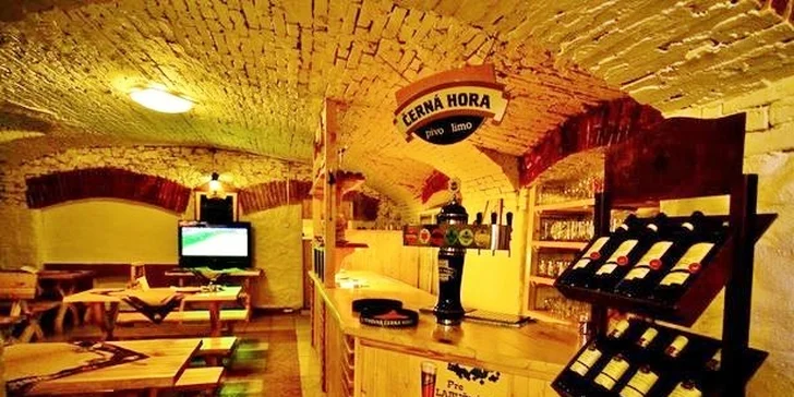 Domáce pečené rebierka s medom a omáčkou