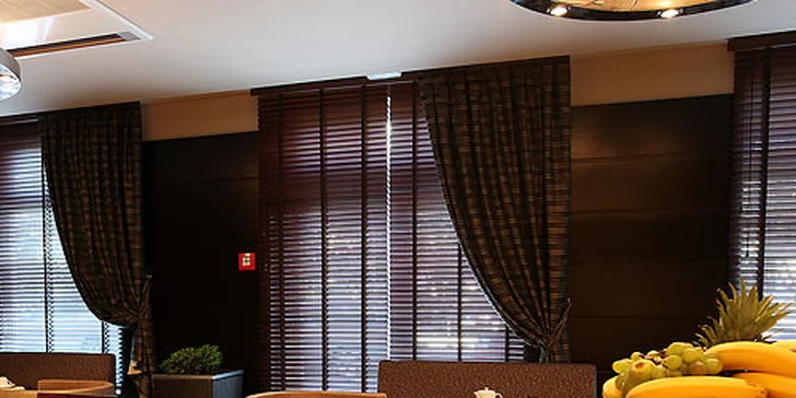 Predĺžený MÁJOVÝ VÍKEND pri Jadranskom mori pre DVE OSOBY a jedno dieťa do 12 rokov v luxusnom ****aparthoteli. Doprajte si zaslúžený oddych v obľúbenej BAŠKE na ostrove KRK v Chorvátsku so zľavou 30%.