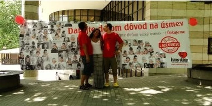 DARUJTE 2 eurá a podporíte aktivity spoločnosti ÚSMEV AKO DAR, ktorá sa už 20 rokov snaží o to, aby každé dieťa malo svoju rodinu.