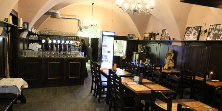 Pečené bravčové koleno podľa staromestskej receptúry