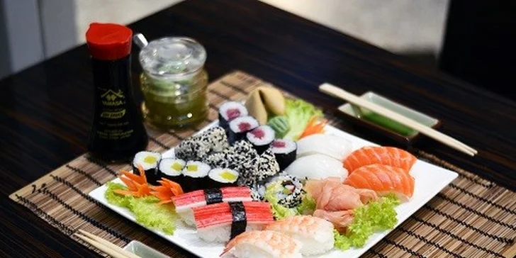 Sushi set (10 alebo 20 kúskov) v Sushi bare Sunshine v Auparku