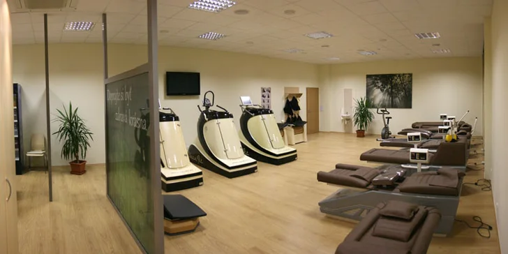 2,99 eur za úžasnú anticelulitídnu kúru - tvarovanie postavy s lymfodrenážou alebo cvičením na Rollene! Postava na leto ako zo sna a hladká pokožka do plaviek v dámskom štúdiu Fidelity fitness, so zľavou až 53%!