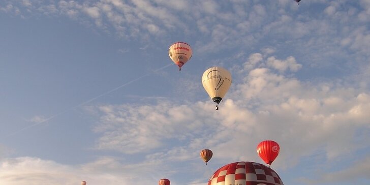 Romantický hodinový let balónom pre 1 osobu