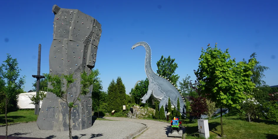 Poľský Inwałd: dinosaury, draci, piráti, divoká rieka a oveľa viac