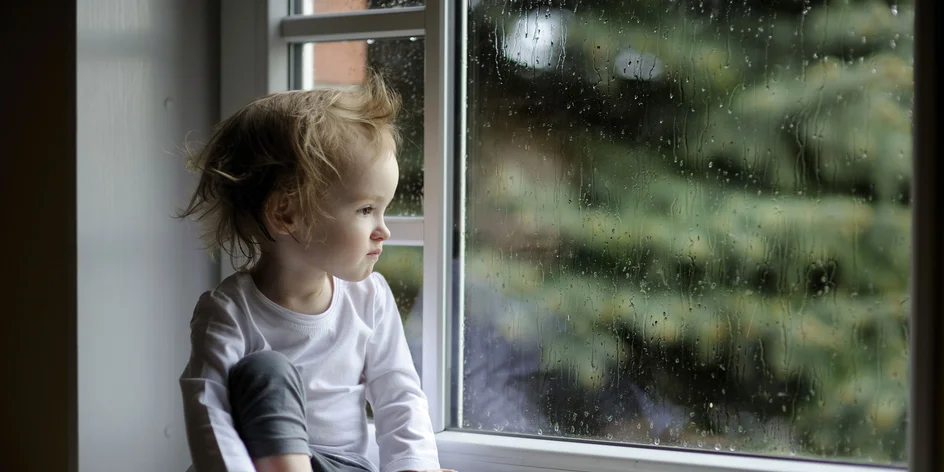 Prší, prší…. a mama, ty vymysli, ako sa ideme hrať