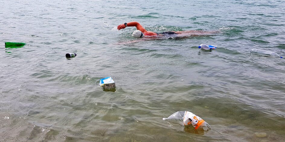 Zlomí slovenský rekord? Plavkyňa Soňa Rebrová pláva za čistejšie rieky bez plastov