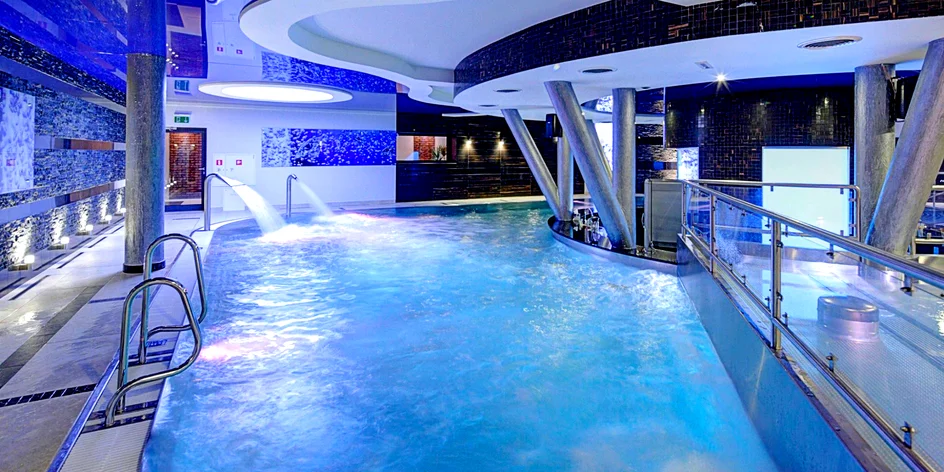 Výnimočný wellness pobyt blízko Rzeszówa: 4* hotel so stravou a plážou s palmami