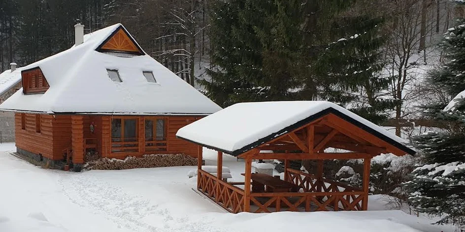 Veľká chata až pre 15 hostí kúsok od Donovalov