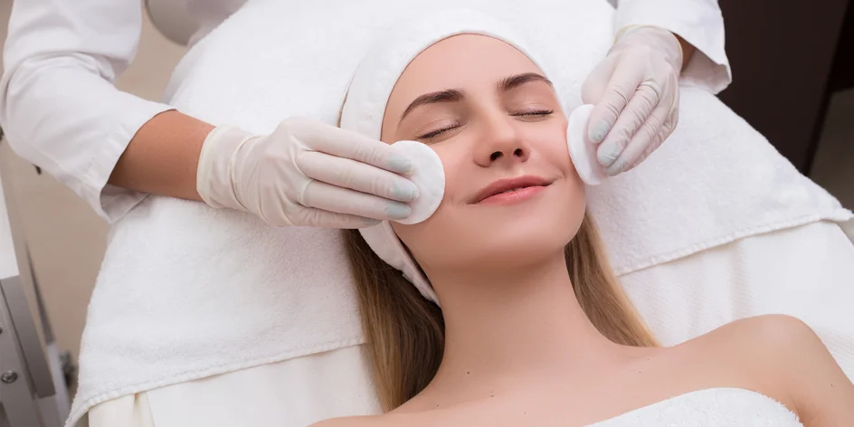 Čistenie a výživa pleti, chemický peeling či mezoterapia DermaPenom