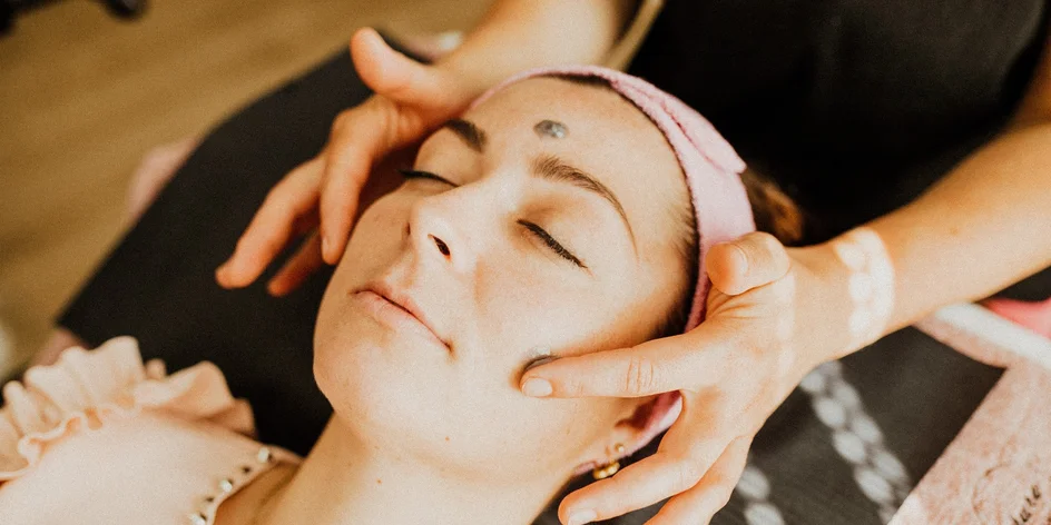 Čistenie pleti alebo darčekové balíčky v salóne Pure