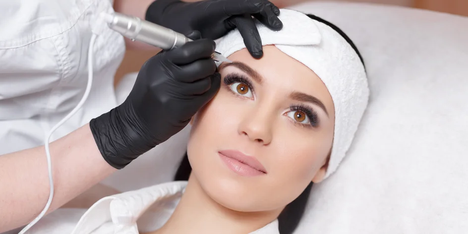 Microblading: upravené obočie hneď po zobudení