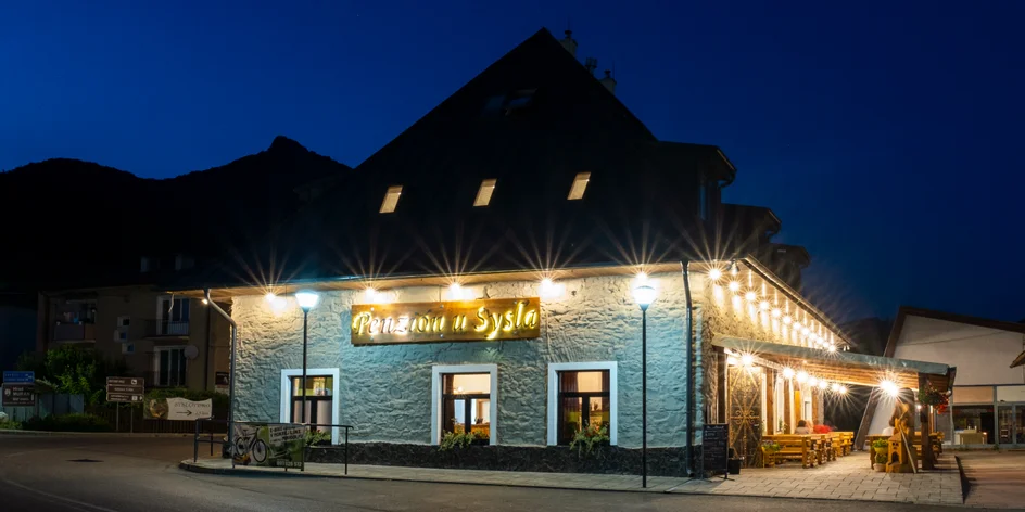 Penzión pri Muránskej planine s raňajkami a wellness