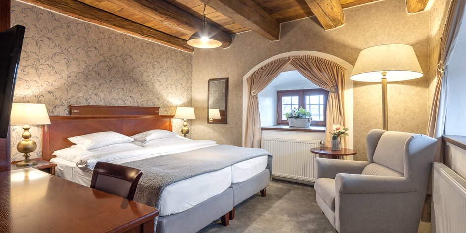 Zámocký hotel 15 km od Prahy s luxusnými izbami, stravou a vstupenkami