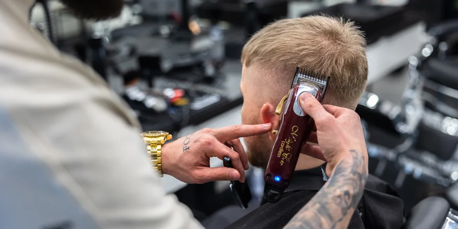 Strih, úprava brady či 2-hodinová barberská starostlivosť