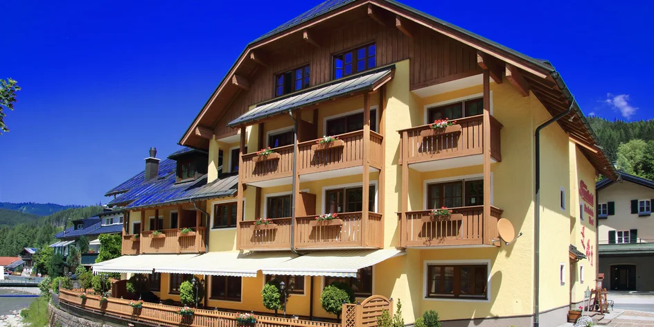 Dachstein: hotel pri zjazdovke s wellness a polpenziou