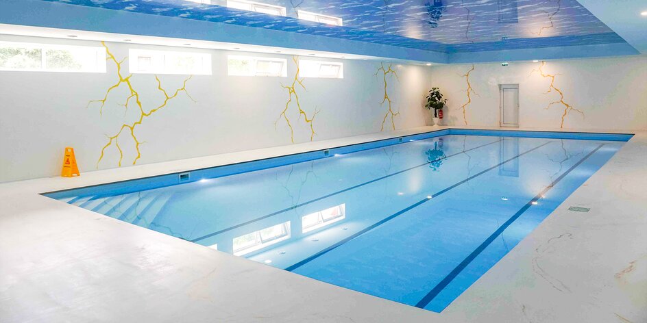 Bazén so slanou vodou, sauna, masáže a fyzioterapia
