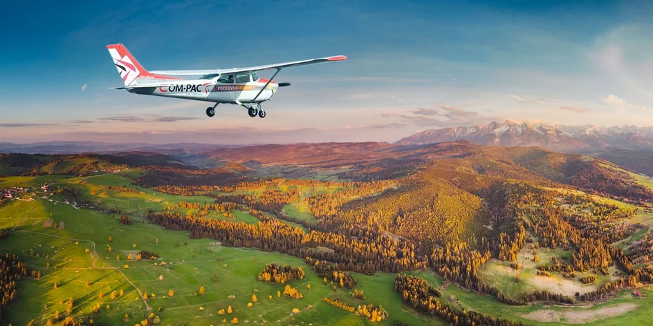 Let CESSNOU 182 ponad Tatry pre 1 až 3 osoby aj s pilotovaním