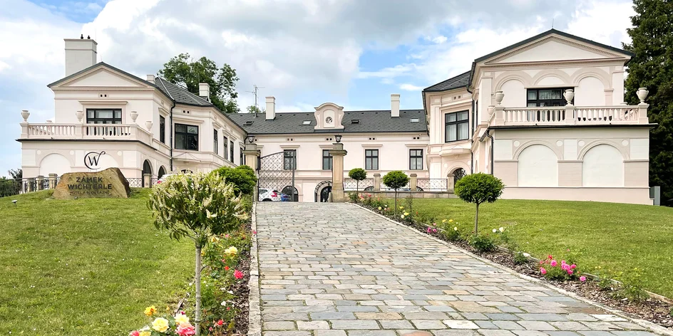 Pobyt na Zámku Wichterle s jedlom aj wellness