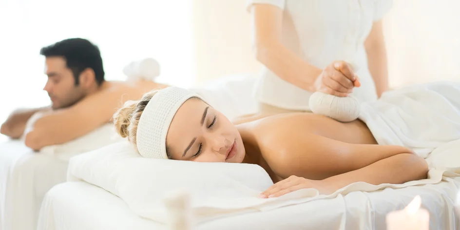 Thajská párová masáž: Užite si relax vo dvojici