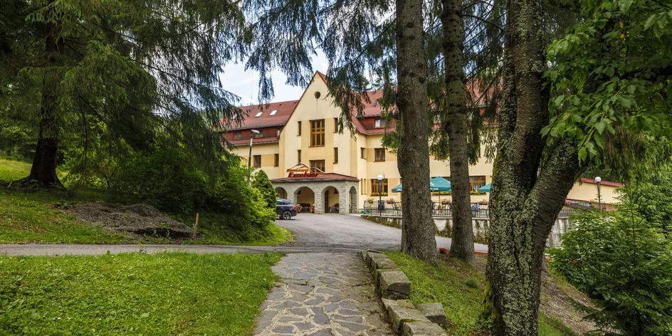 Beskydy: bazén, kúpeľ, saunová zóna a skvelé jedlo