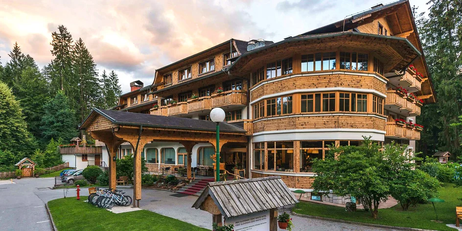Slovinské jazero Bled: 4* hotel s raňajkami