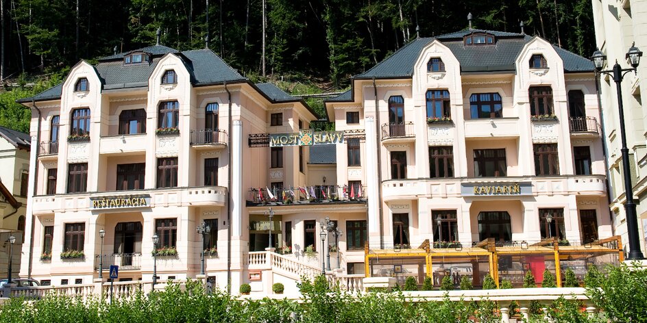 Pobyt v ikonickom hoteli v Trenčianskych Tepliciach s procedúrami aj wellness