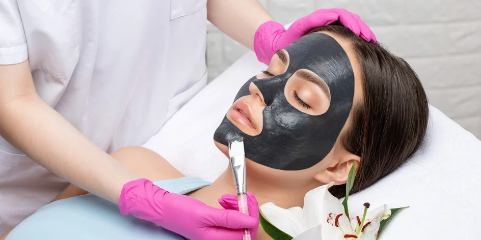 Chemický peeling BioRePeel alebo laserový karbónový peeling
