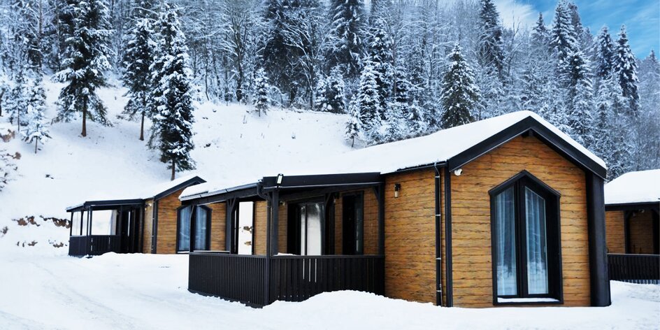 Plne vybavené domčeky pre 5 osôb pod Roháčmi: lyžiarske strediská aj termály za rohom