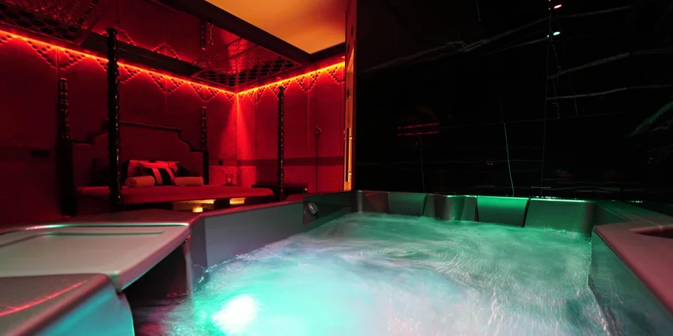 Ubytovanie na 2 hodiny vo wellness v štýle 50 Shades of Grey