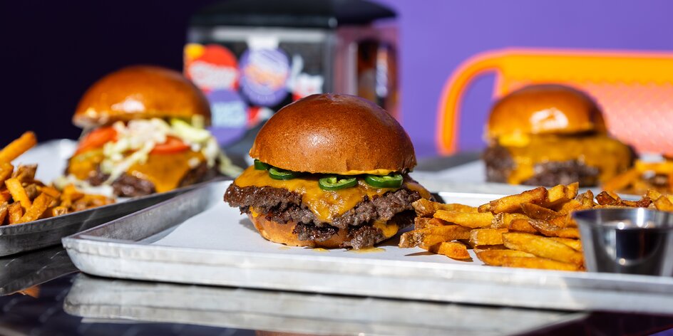 Regal Underground: Lahodné Smash burger menu pre troch alebo štyroch