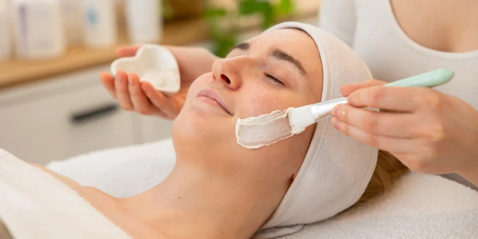 Kozmetické ošetrenia v Skin Lounge: Microneedling alebo typologické ošetrenie pleti