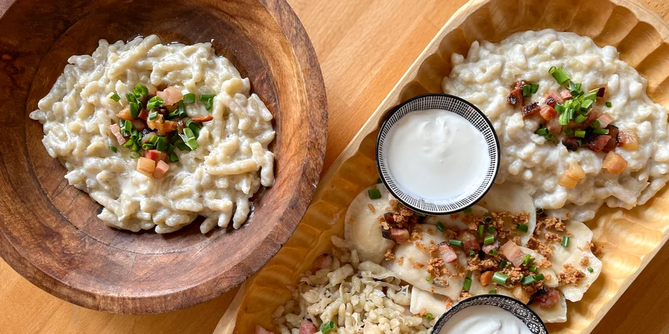Bryndzové halušky so slaninkou alebo liptovský tanier