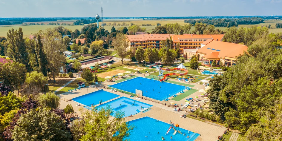 Celodenný vstup do Thermal Parku Patince a na letné termálne kúpalisko Patince