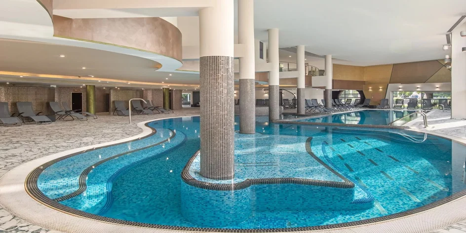Luxusný 5* rodinný pobyt pri Balatone s polpenziou a neobmedzeným wellness