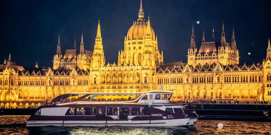 Rozprávková Budapešť: Vyhliadková plavba loďou po Dunaji