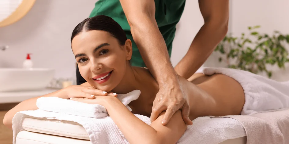 Masáže od fyzioterapeuta: Celotelová klasická, terapeutická či bankovanie