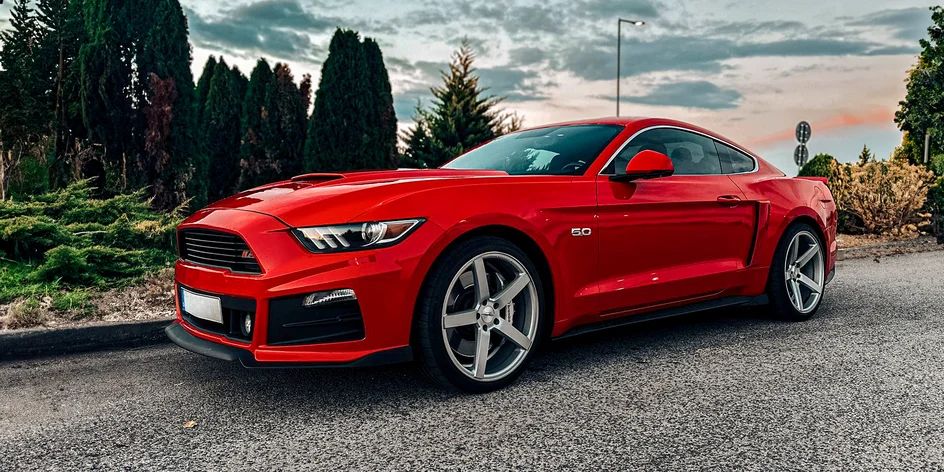 Adrenalínová jazda na FORD MUSTANG GT 5.0 V8 ROUSH ako vodič alebo spolujazdec
