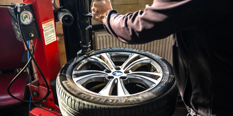 Kompletné prezutie pneumatík alebo výmena kolies aj s vyvážením